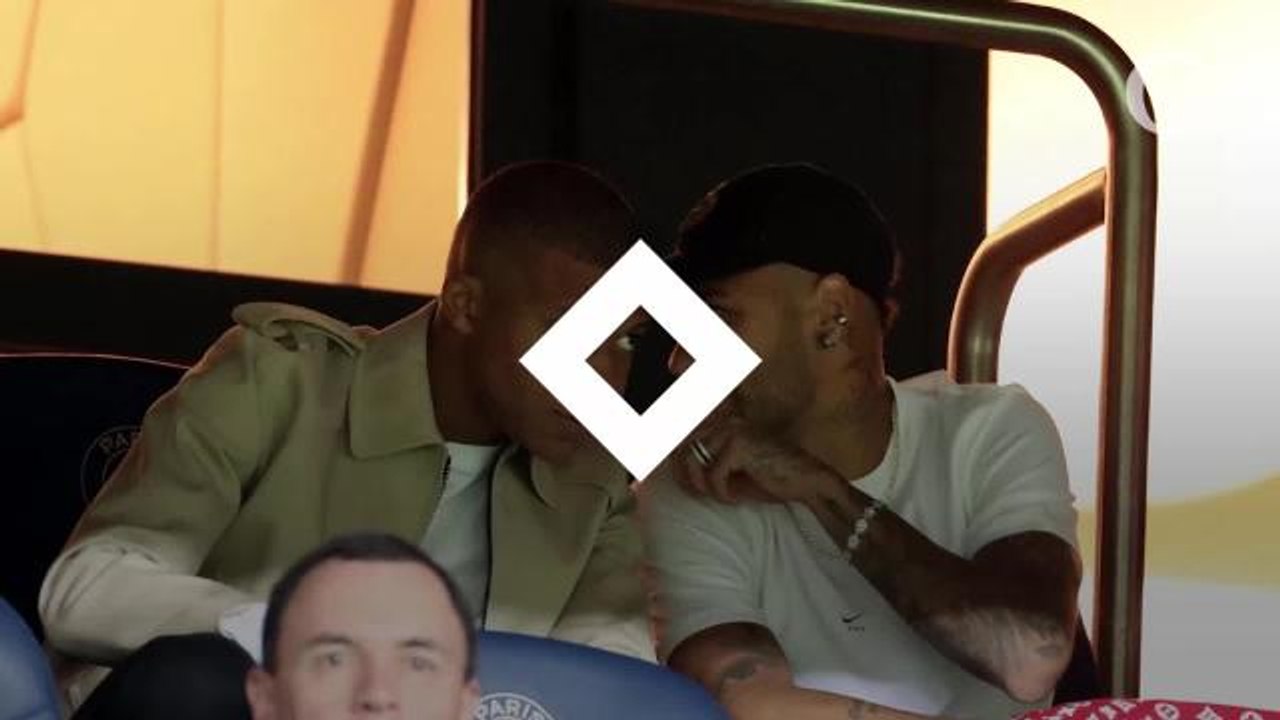 Nicolas Sarkozy, Natalia Vodianova, Issa Doumbia... les peoples présents dans les tribunes du Parc des princes