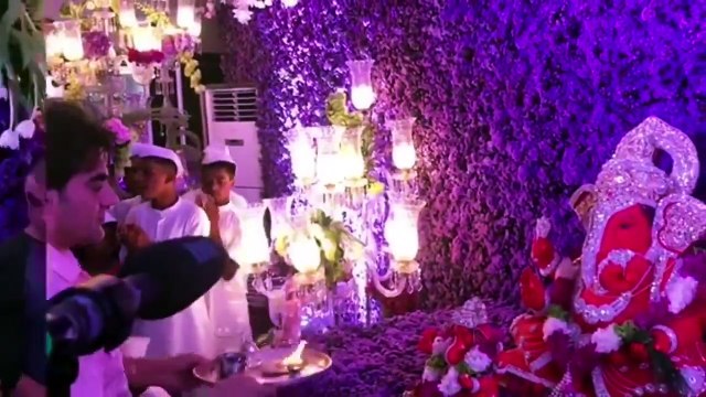 Salman Khan Doing Ganesh Aarti With Family | INSIDE VIDEO | Arpita's Ganpati Aarti