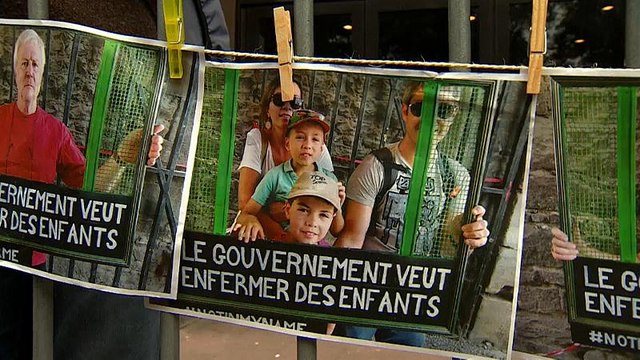 مظاهرات في بلجيكا ضد وضع مهاجرين غير شرعيين مع أطفالهم في مراكز احتجاز