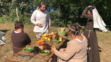 Ils reproduisent un camp militaire breton du XIVe siècle