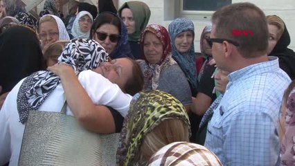 İstanbul- Beylükdüzü'nde Silahlı Saldırıya Uğrayan Kadın Son Yolculuğuna Uğurlandı