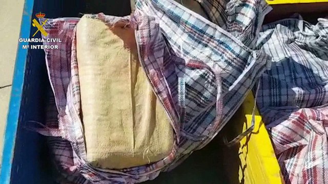 La Guardia Civil de Zaragoza incauta 380 kg de hachís en un vehículo de mercancías