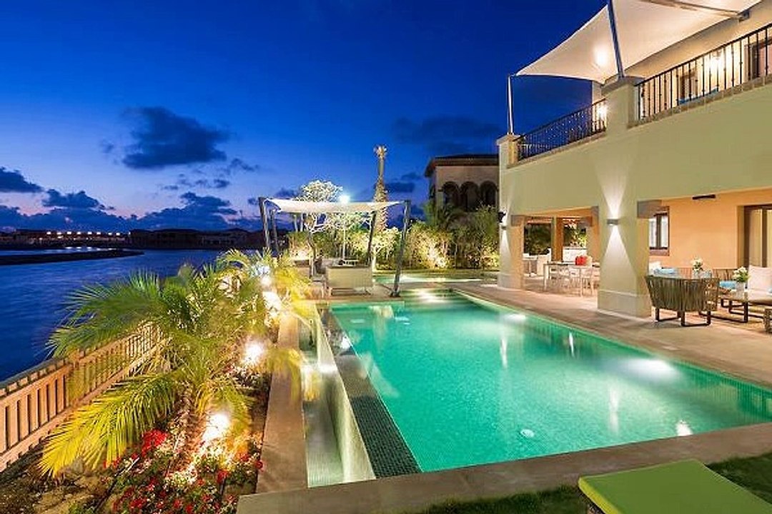 فيلا اريزو للبيع فى مراسي الساحل الشمالى تطل على حديقة 576متر