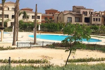 للبيع فيلا تاون هاوس في فيرونا مراسي بمساحة كلية 432 م