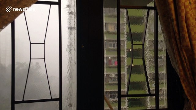Severe Typhoon Mangkhut slams Hong Kong