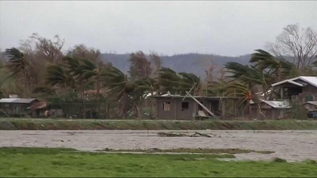 El tifón Mangkhut deja una estela de muerte y destrucción en Filipinas