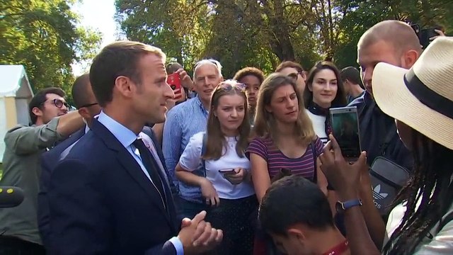 Je traverse la rue, je vous en trouve ! La leçon de Macron à un jeune chômeur pour dénicher un emploi