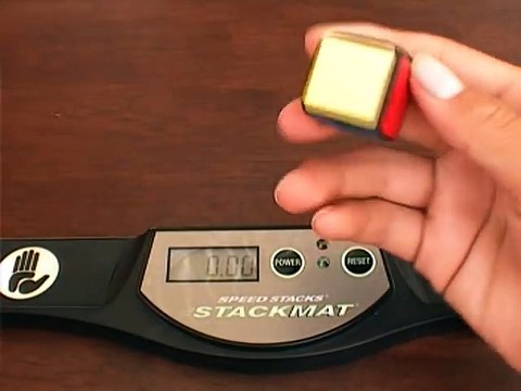 Rubiks Cube 1x1 en 0'07 seconde avec une seule main