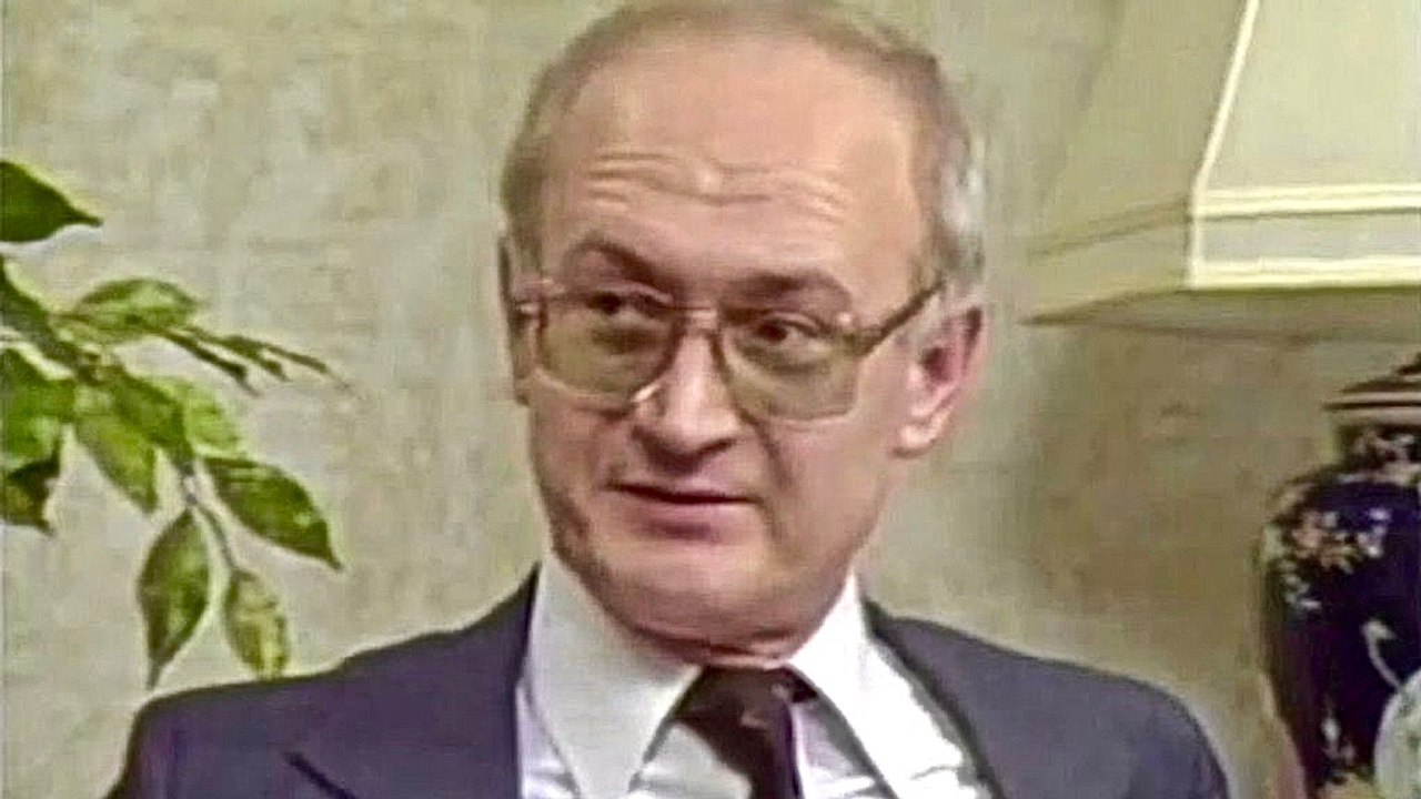 FASCINATING -  KGB Defector Yuri Bezmenov reveals Russian Subversion Tactics - Full Interview