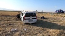Hafif ticari araç şarampole devrildi: 1 ölü, 3 yaralı - AKSARAY