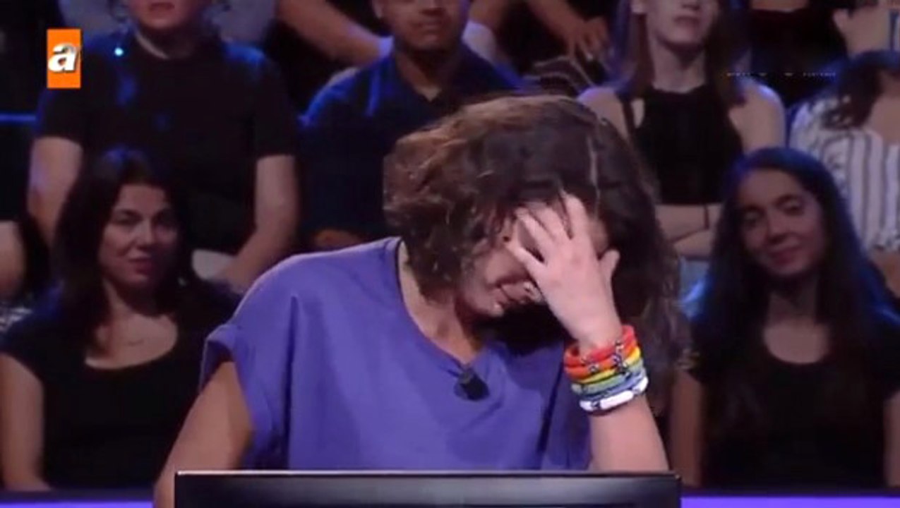 Kim Milyoner Olmak İster'de Elenen Yarışmacı Seyirciye Sitem Ederek Gözyaşlarına Boğuldu