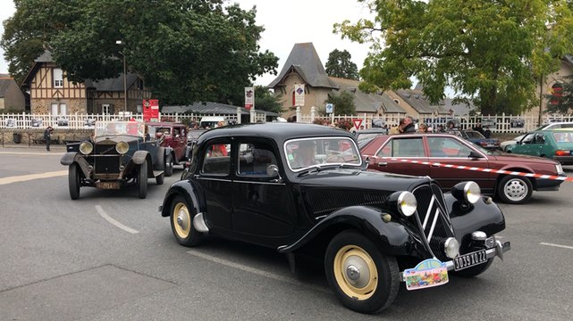 Le départ des voitures anciennes