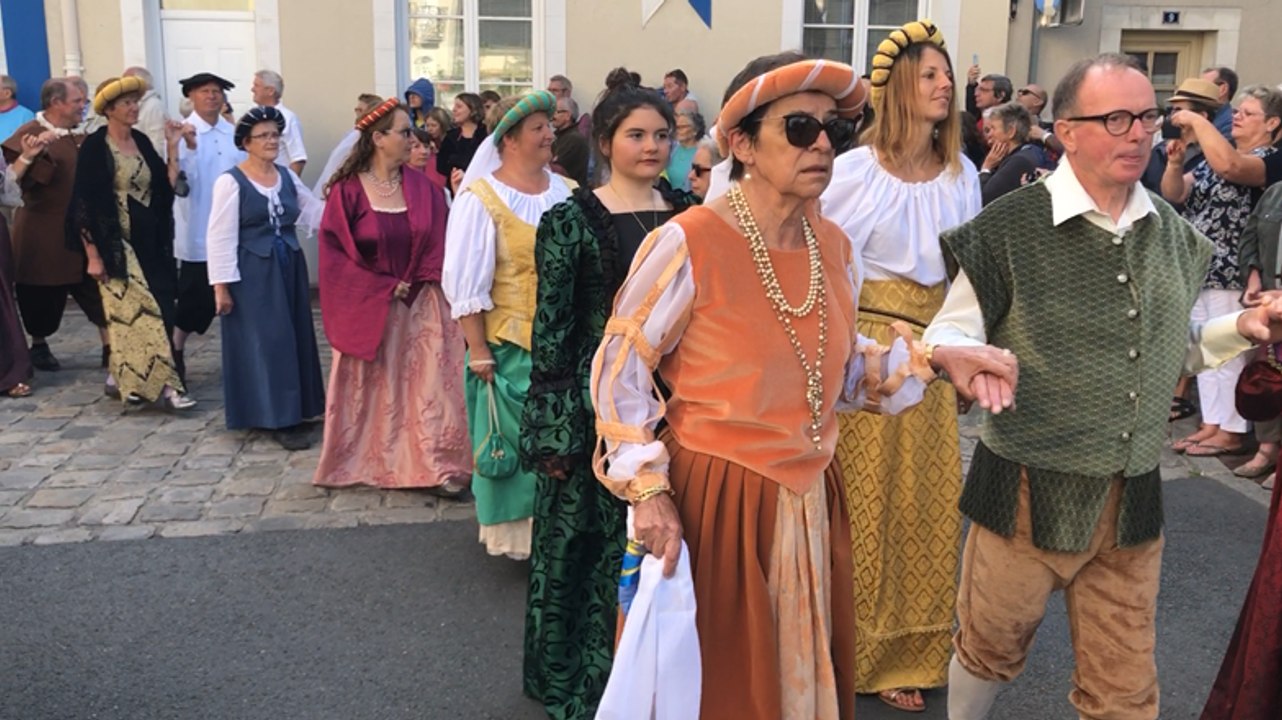 Cortège en costumes Renaissance