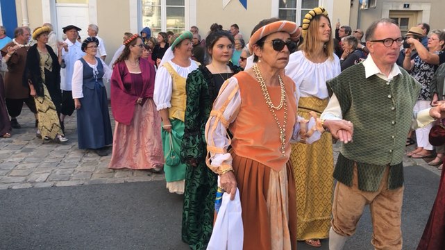 Cortège en costumes Renaissance