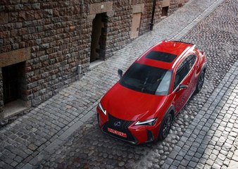 سعر لكزس UX 2019 السيارة الشبابية الجديدة كلياً