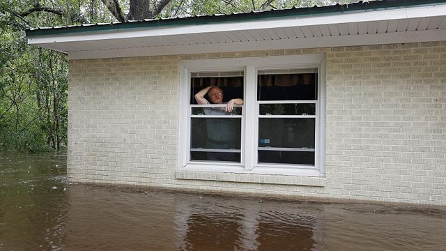 Florence: al menos 15 muertos e inundaciones en Estados Unidos