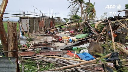 Army clean up debris in Philippine typhoon-hit town
