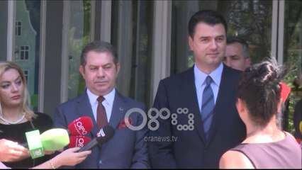 Ora News - Idrizi zyrtarizon marrëveshjen me Bashën "për të rrëzuar qeverinë e krimit"