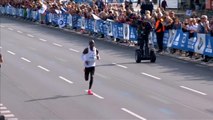 Maratona de Berlim: Eliud Kipchoge quebra recorde do mundo com 2h01:39