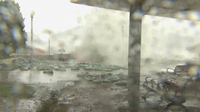 Llega a Hong Kong el feroz tifón Mangkhut