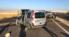 Ankara-Kayseri Karayolunda Düşen Plakayı Takmak İçin Duran Araca, İki Otomobil Çarptı: 3 Ölü