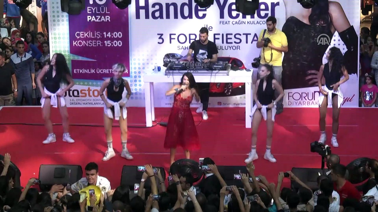 Hande Yener konser verdi - DİYARBAKIR
