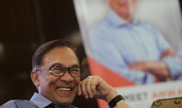Anwar: I'm giving 100% support to Dr Mahathir