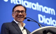 Anwar again says no doubt about taking over from Dr Mahathir