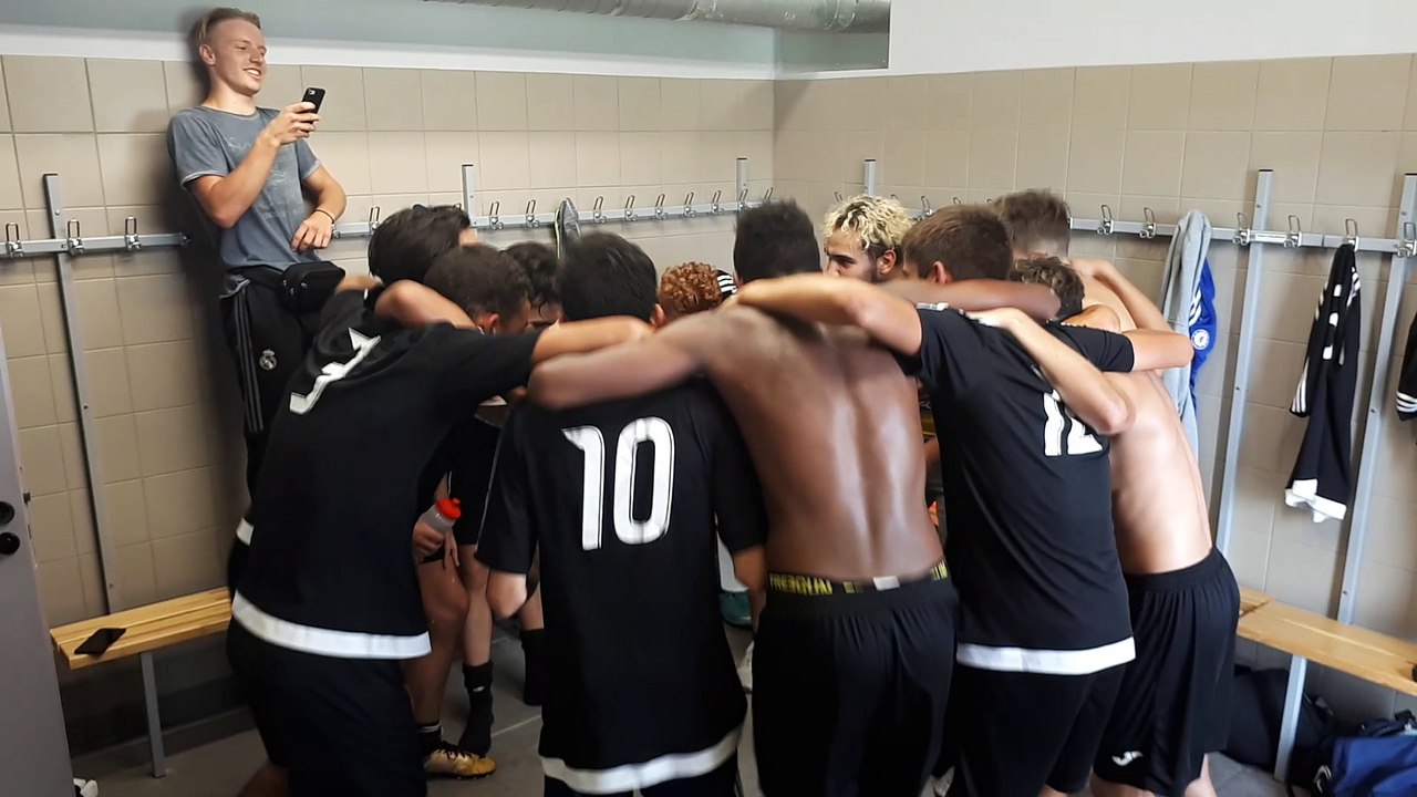 U19: Coupe Gambardella:C'est de la folie dans les vestaires après la  victoire 4 à 1.