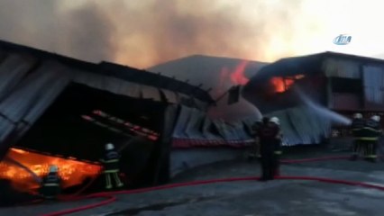 Tekstil fabrikasında korkutan yangın