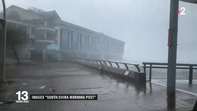 Les images glaçantes du typhon Mangkhut qui sème le chaos à Hongkong, vide les rues et fait trembles les gratte-ciels