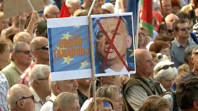 Európa mellett, Orbán ellen tüntettek Budapesten