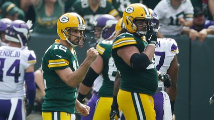 Davante Adams cuts back inside for TD pass from Rodgers