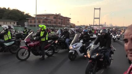 Motosikletçilerden Trafikte Farkındalık Eylemi