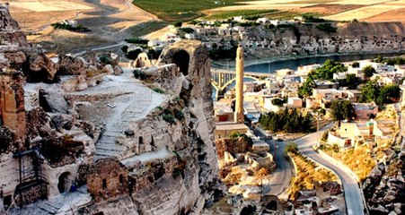 Download Video: Batman'ın Tarihi İlçesi Hasankeyf Ziyaretçi Akınına Uğradı