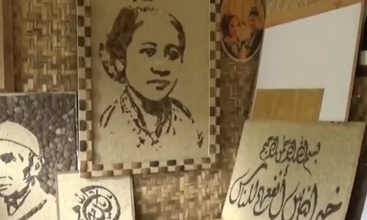 Unik! Ini dia Bisnis Seni Dari Limbah Batok Kelapa