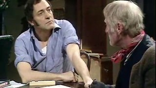 Steptoe and Son - S07 E01 - Men of Letters