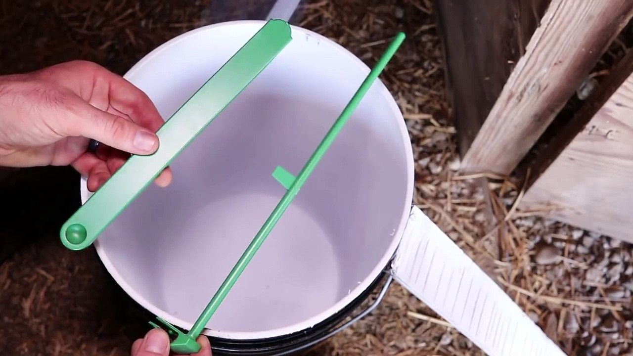 The Mice-O-Matic Bucket Mouse Trap.    Mousetrap Monday.