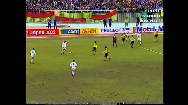الشوط الثاني مباراة شبيبة القبايل و جوليوس بيرغر 2-1 اياب نهائي كاس الكؤوس الافريقية 1995