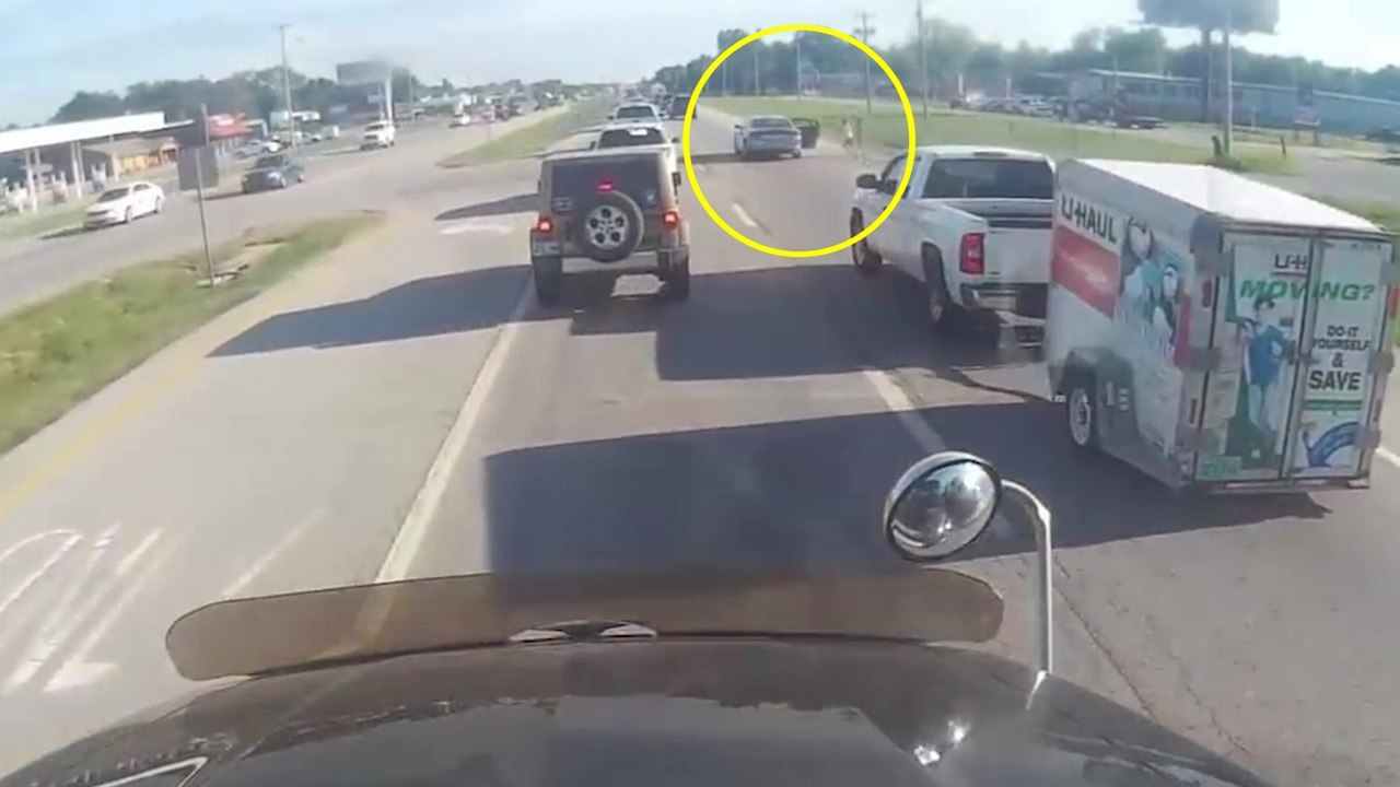 Ils vont regretter de faire un Kiki Challenge en plein milieu de la route