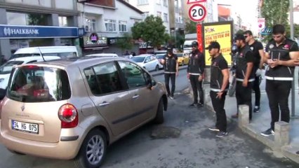 Narkotik polislerinden okul önlerinde uygulama