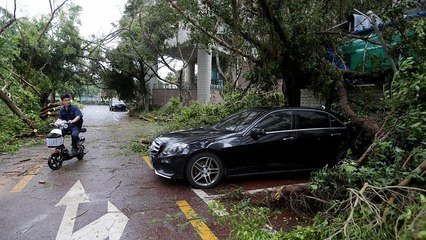 Σαρώνει τη νότια Κίνα ο υπερτυφώνας Μανγκούτ