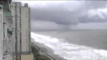 Ouragan Florence: voici la trombe marine qui s'est approchée dimanche des habitants de Caroline du Sud