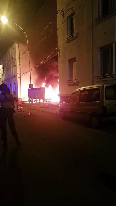 Incendie aux abords de la prison de Fresnes