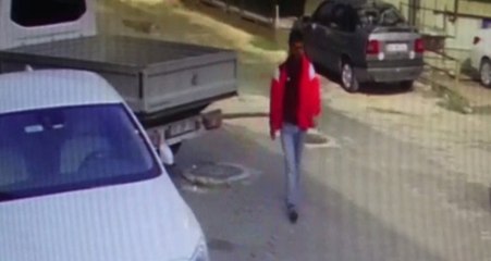 Bursa'da, Kendisine Çarpıp Kaçan Aracı Bulamayan Genç Ona Benzeyen Arabaları Ateşe Verdi