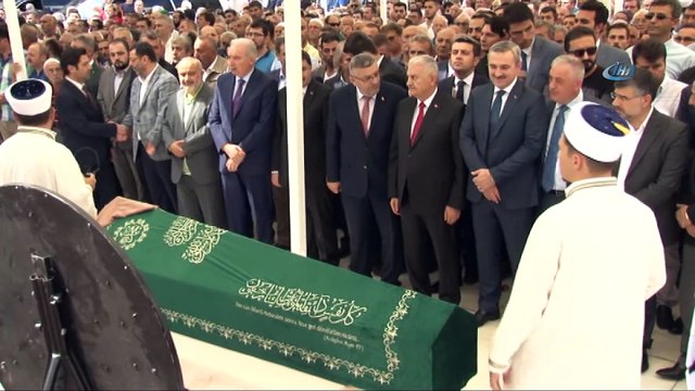 TBMM Başkanı Binalı Yıldırım, dayısının eşinin cenaze törenine katıldı