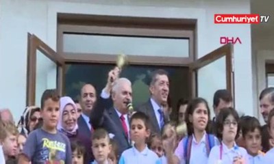 Binali Yıldırım 'Ğ' yazmayı öğrendi