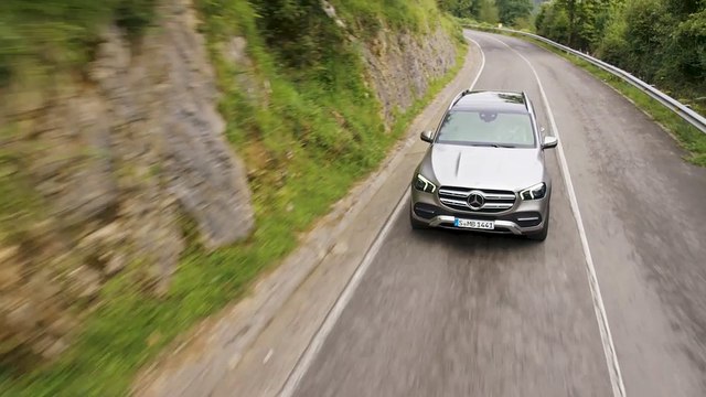 Le SUV haut de gamme Mercedes-Benz GLE restylé embarque des innovations