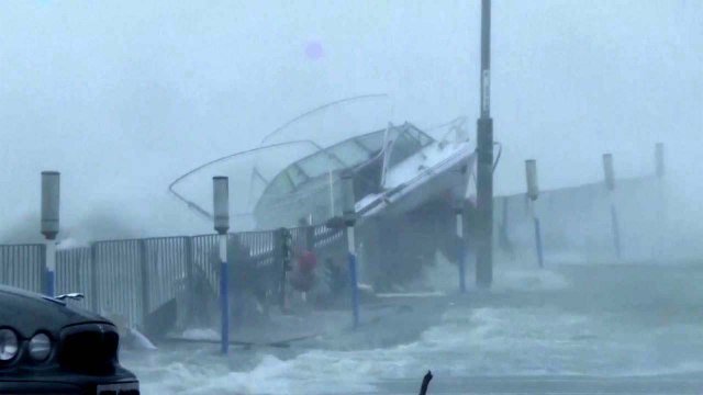 슈퍼태풍 '망쿳' 피해 눈덩이...사망자 100명 넘을 듯 / YTN