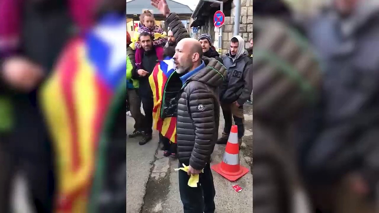 n legionario planta cara a los independentistas: “España no se rompe, si queréis un país, compraros uno”0